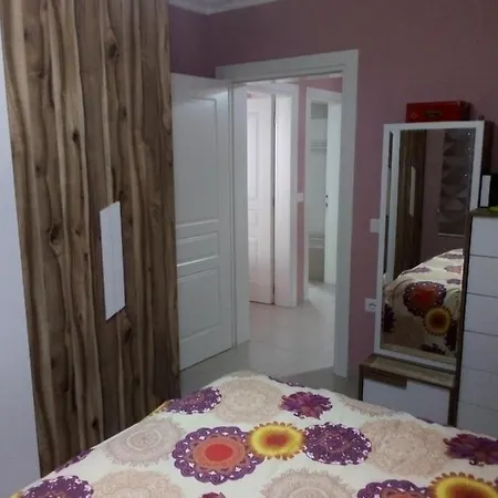 Apartament Arqile Πόγραδετς